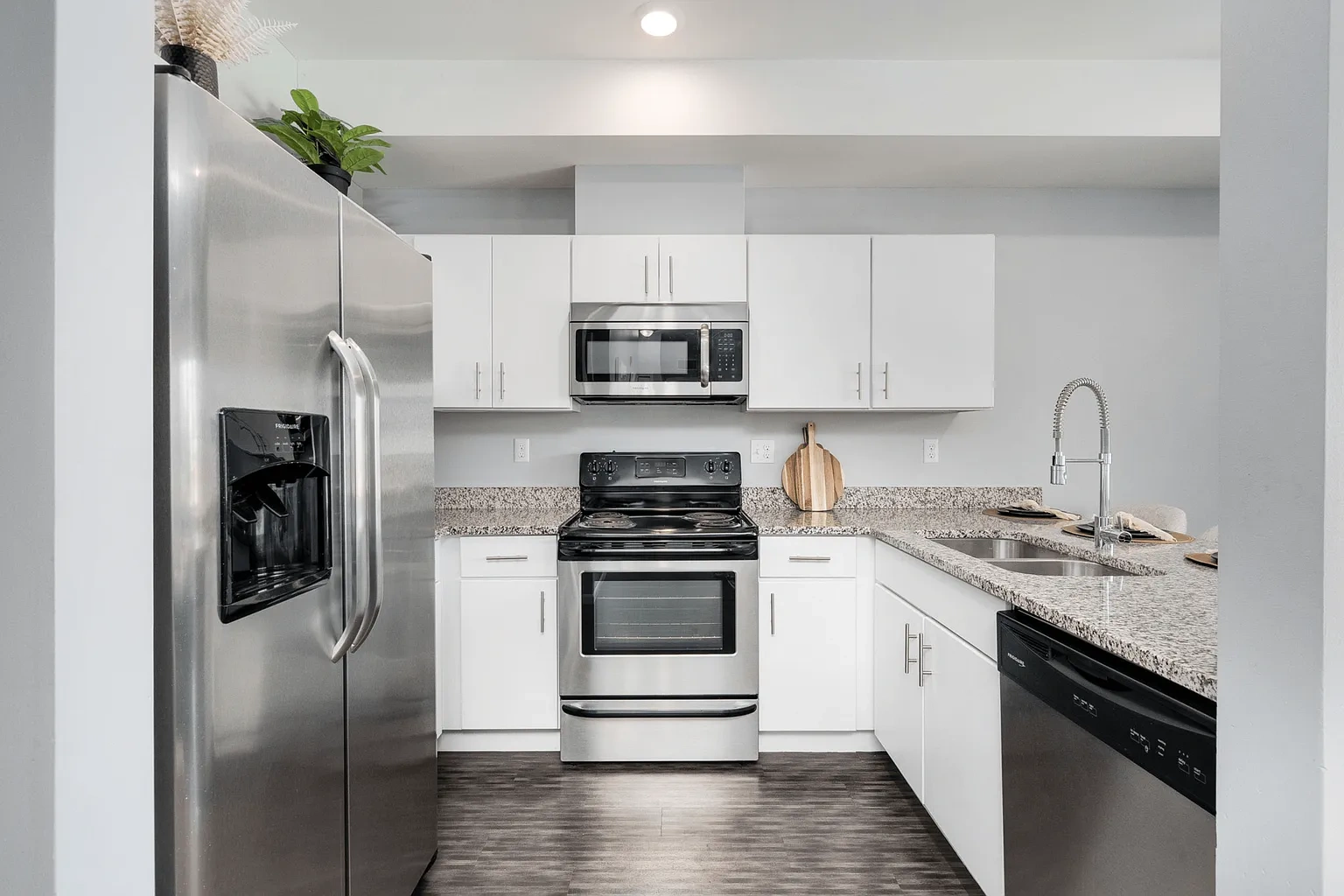 42 West Apartments – photo 5