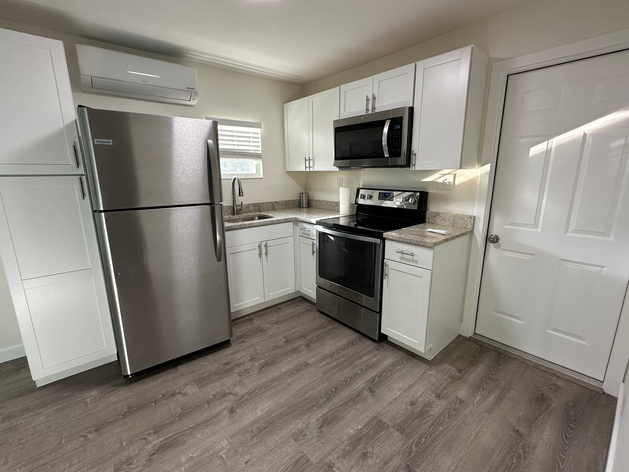 816 10th St SW – photo 3