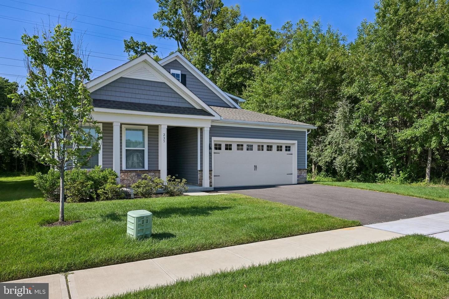 235 Congressional Ct – photo 2