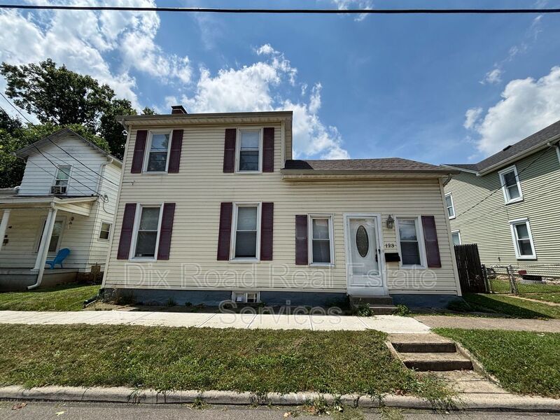 123 N Miami St – photo 1