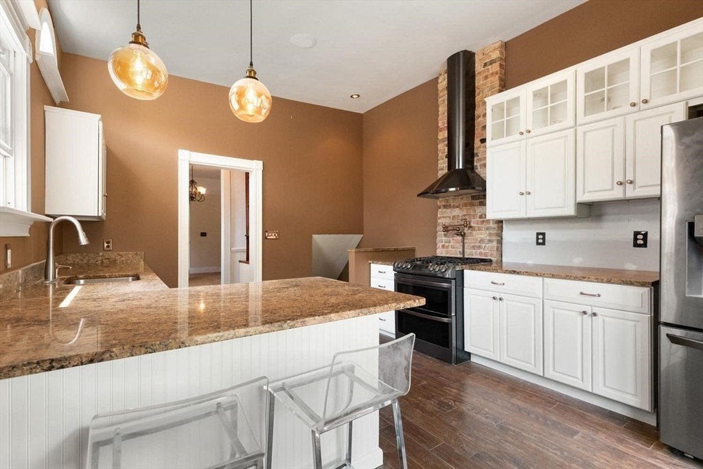 58 G St – photo 4