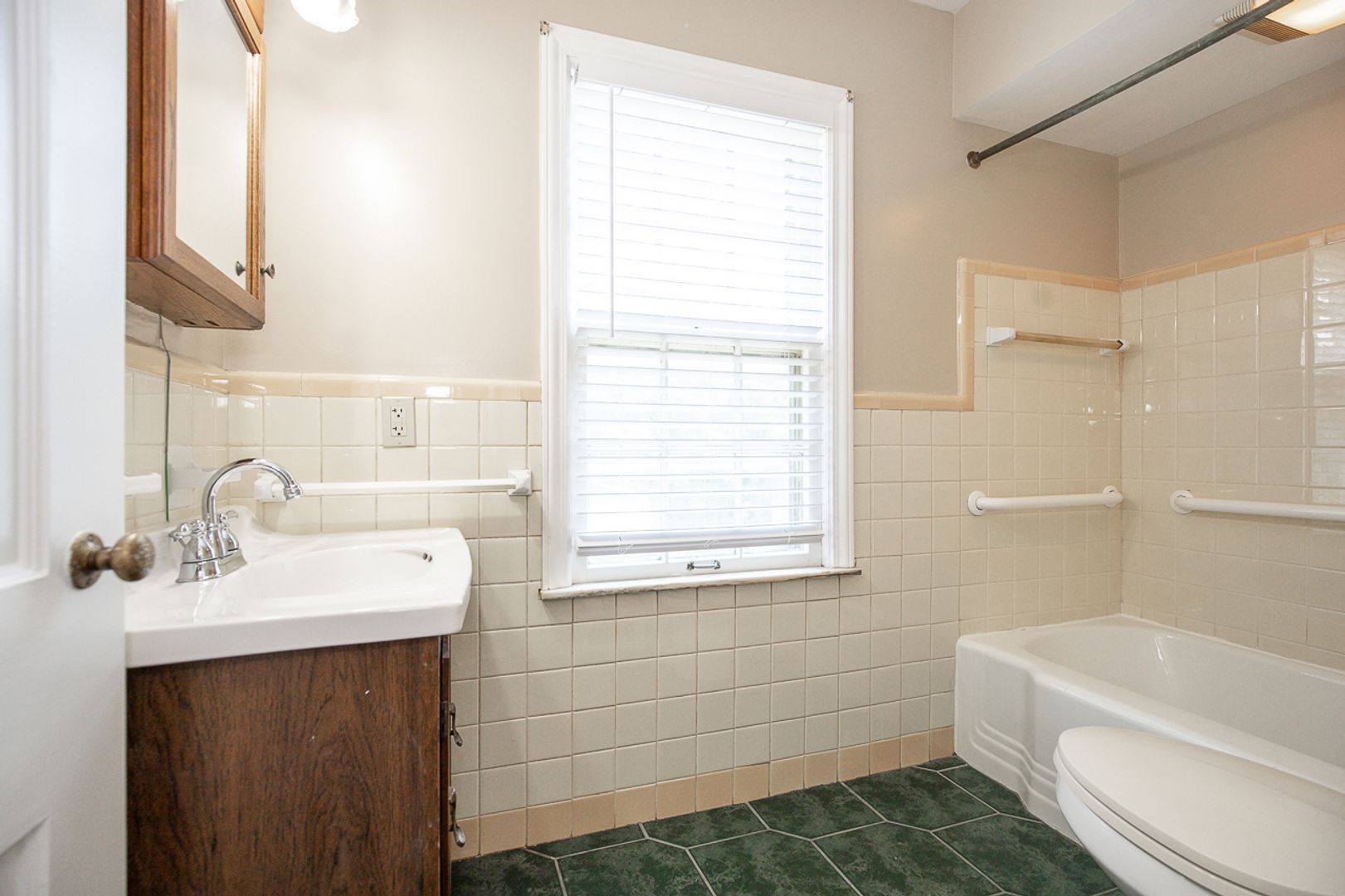 3715 Avalon Rd – photo 4