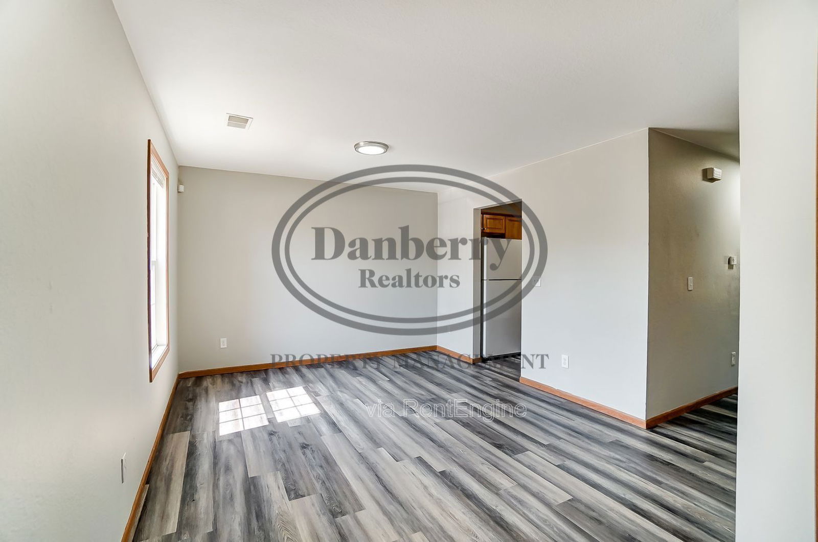 1119 N Byrne Rd – photo 3