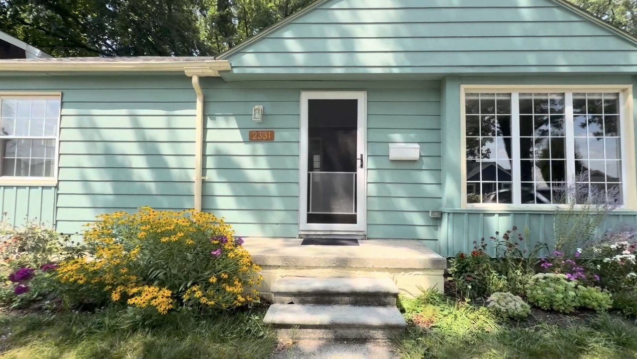 2331 Rowland Ave – photo 2