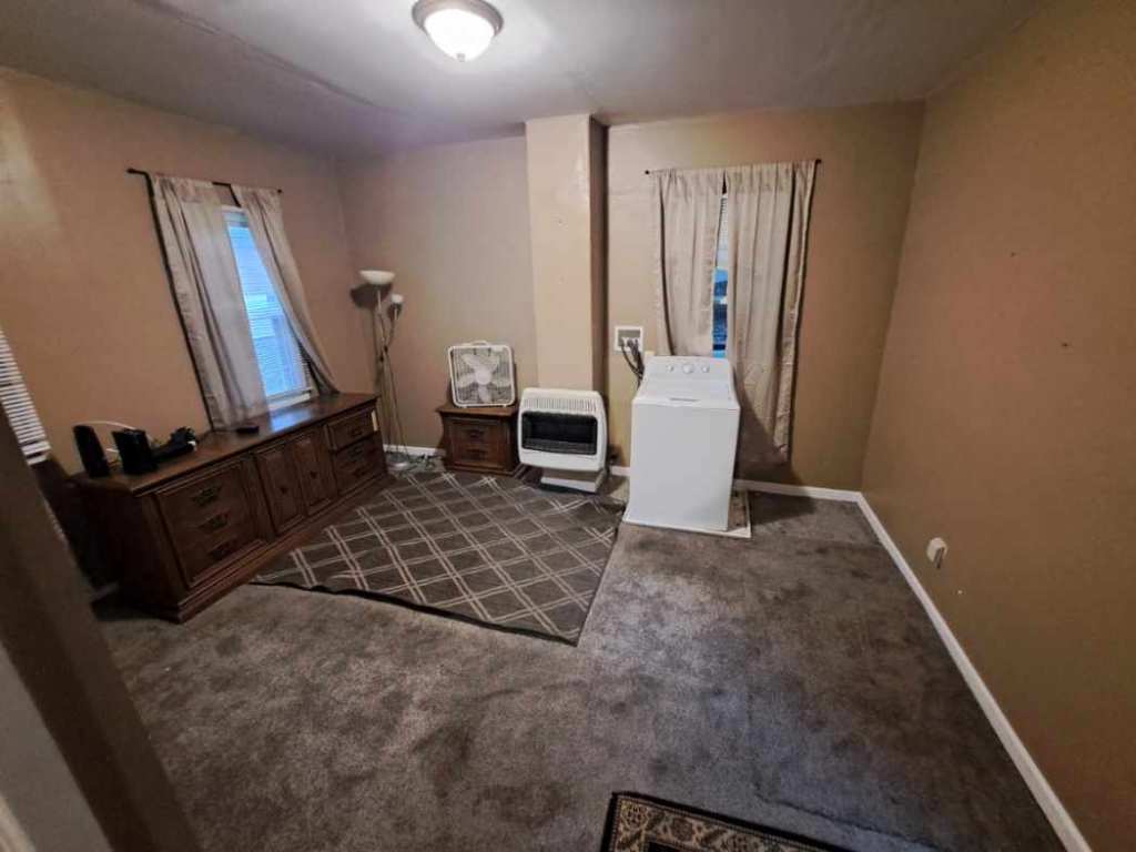 1633 E 49th St unit REAR – photo 5