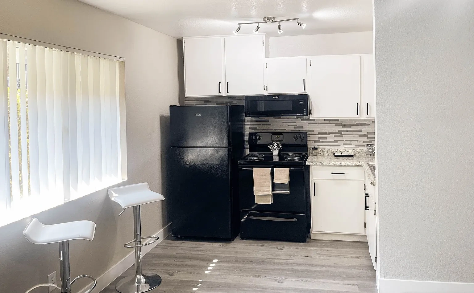 Park Avenue Apartments – photo 1
