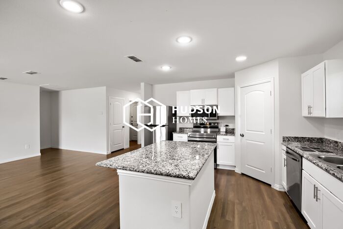 313 Bounding Main – photo 5