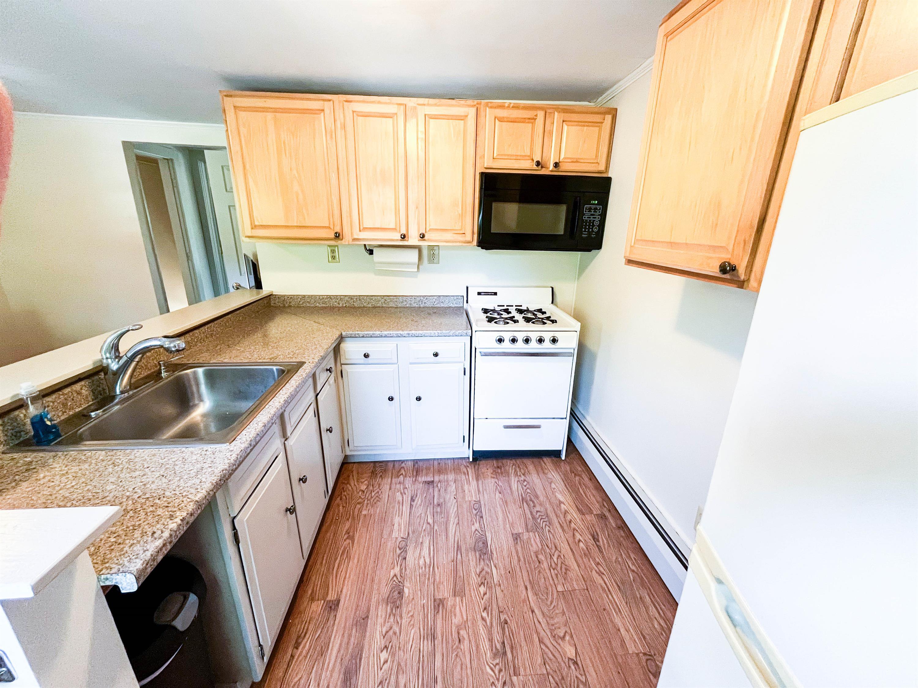 324 Center St unit 2 – photo 4