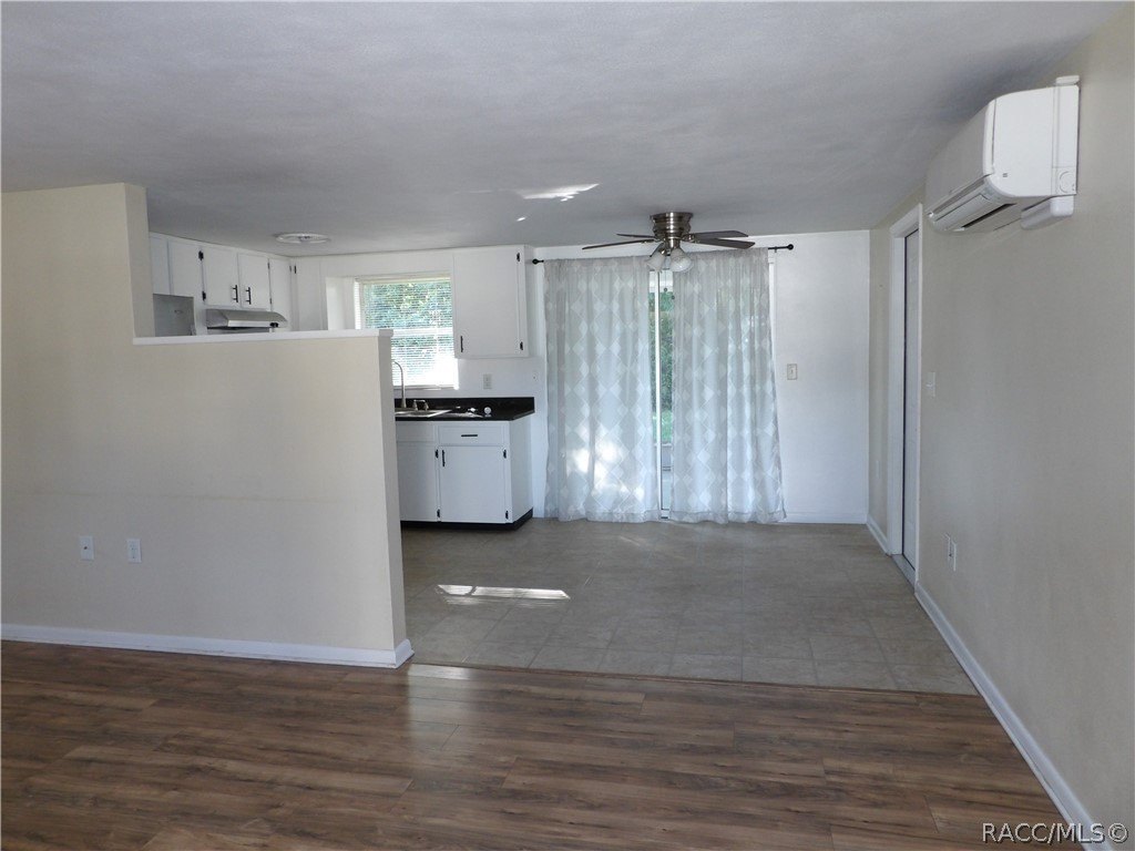 3 S Davis St – photo 2