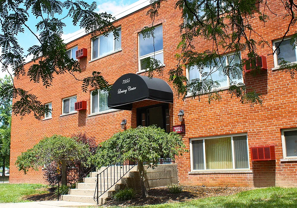 Crown Court Apartments – photo 2