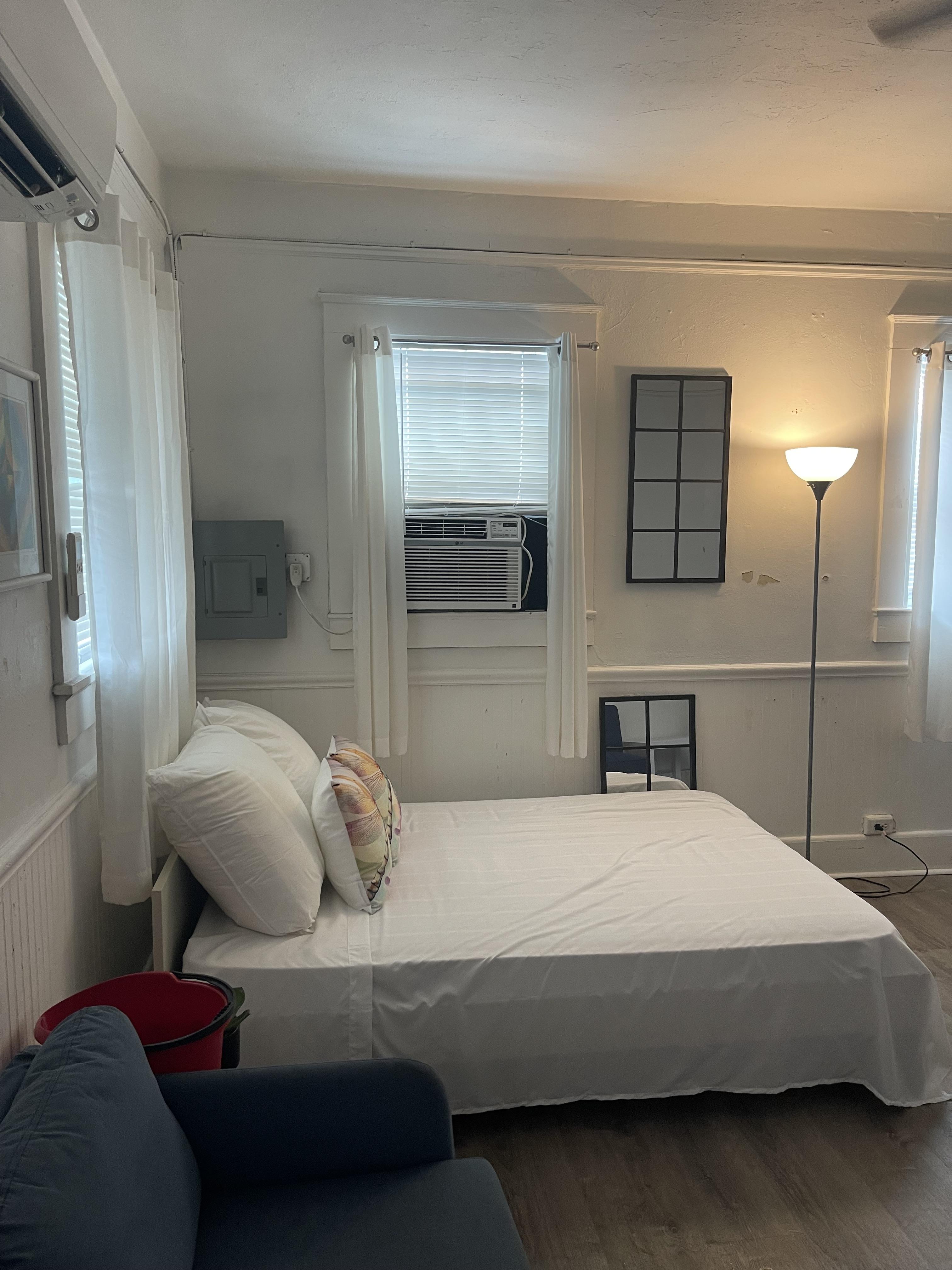 912 E St Clair St unit Upstairs – photo 1