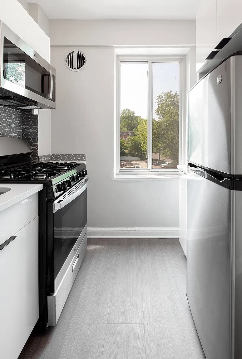 1500 Arlington Apartments – photo 4