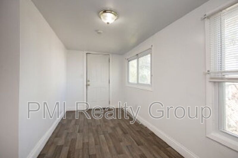 25141 Treadwell Ave – photo 4