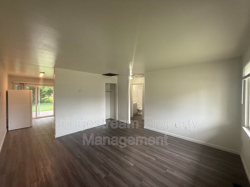 1214 Case Ave – photo 3