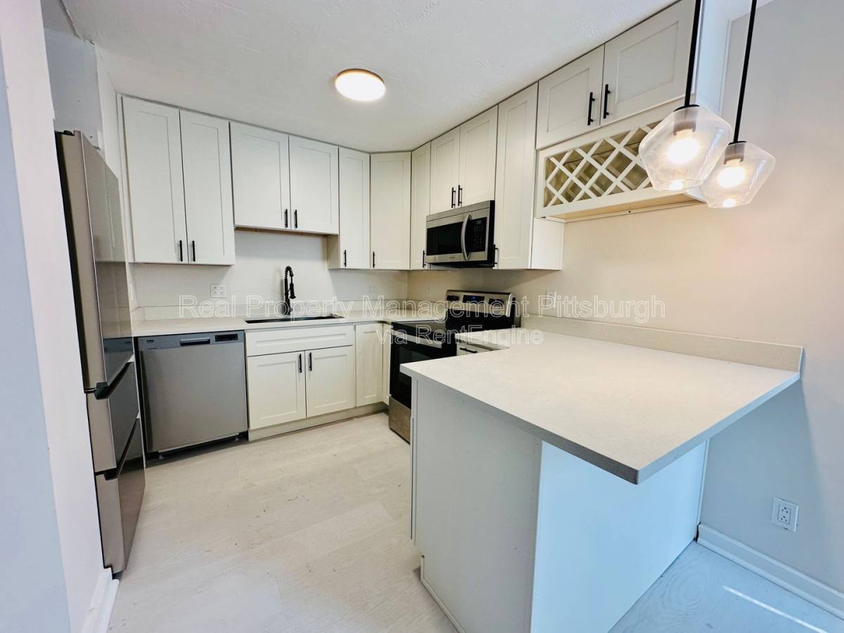 2121 Milligan Ave unit 6 – photo 1