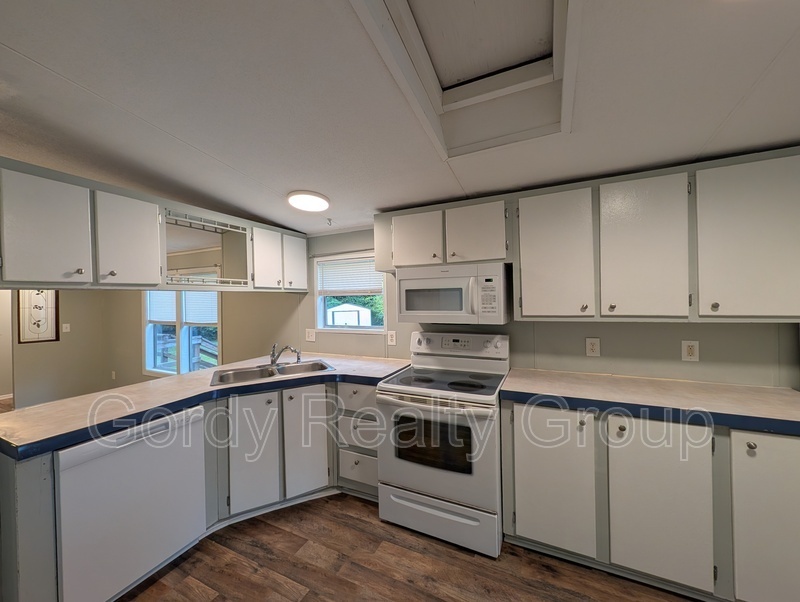 3166 Redbud Ln – photo 5