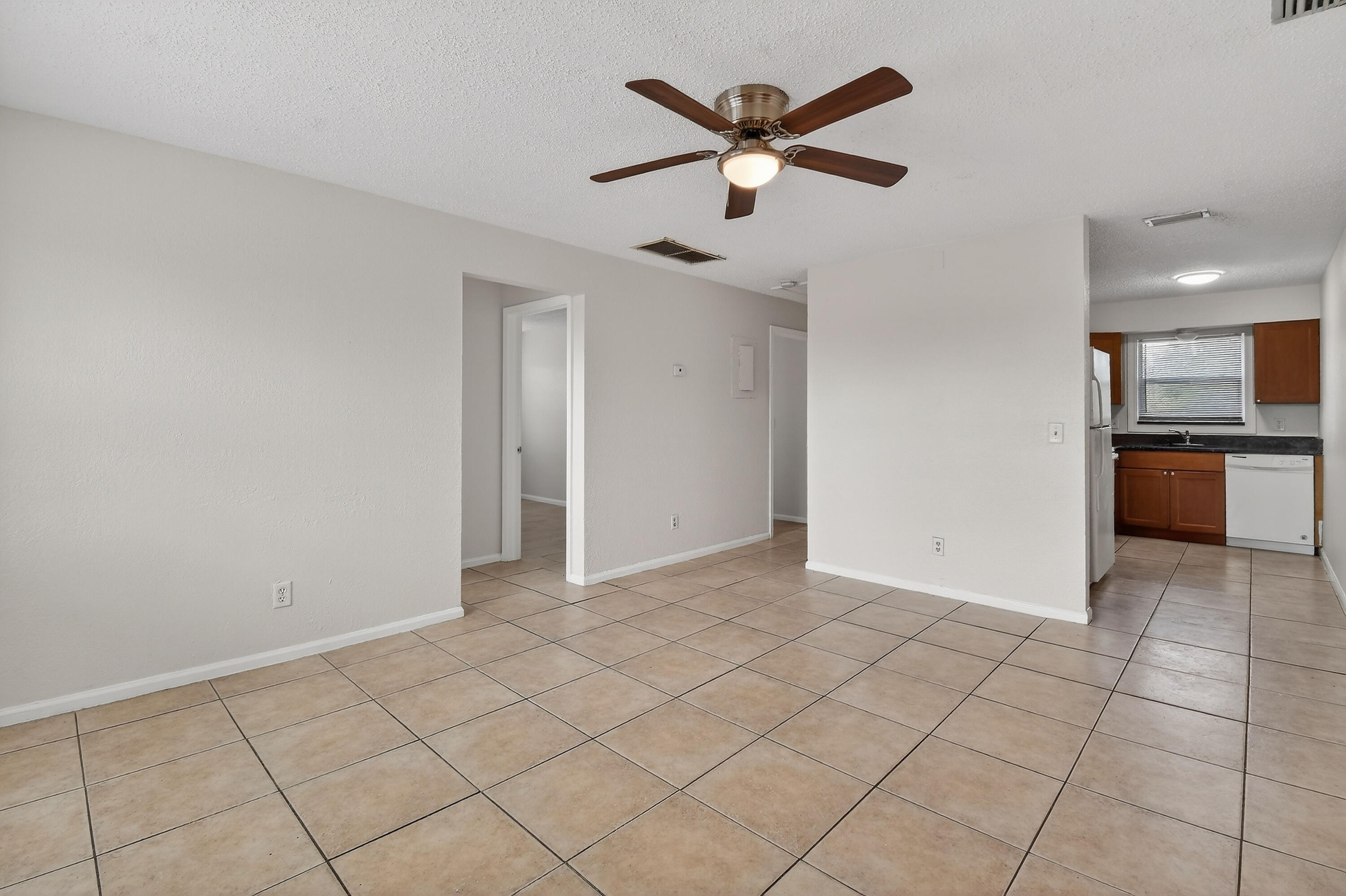 1618 W 26th Ct unit D – photo 5