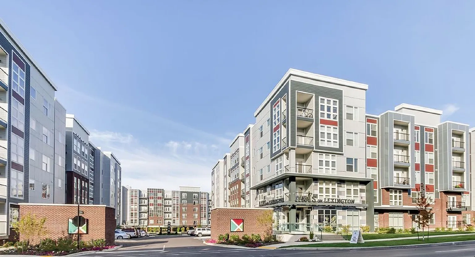 Axis on Lexington – photo 2