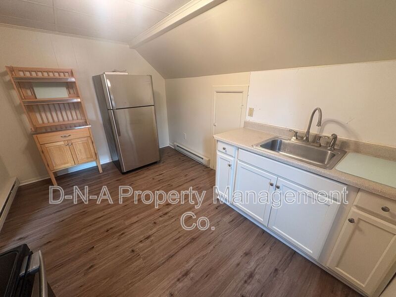 154 Garibaldi Ave unit # 3 – photo 3