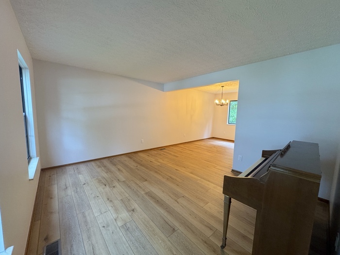 564 Glenside Ln – photo 5