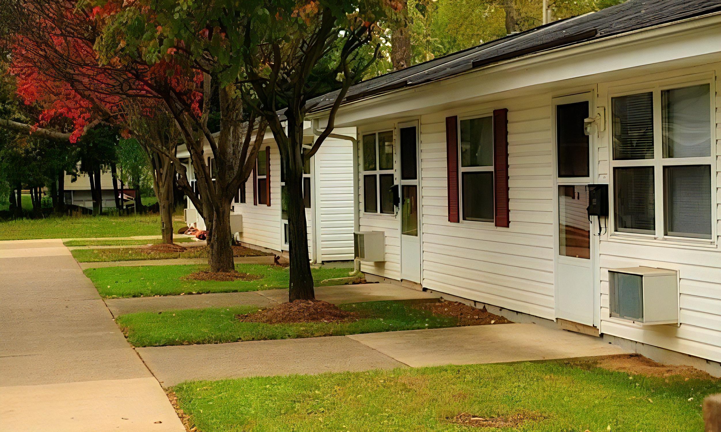 100 Oxford Dr – photo 2