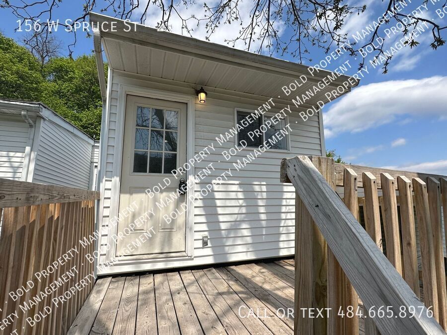 156 W Spruce St – photo 3