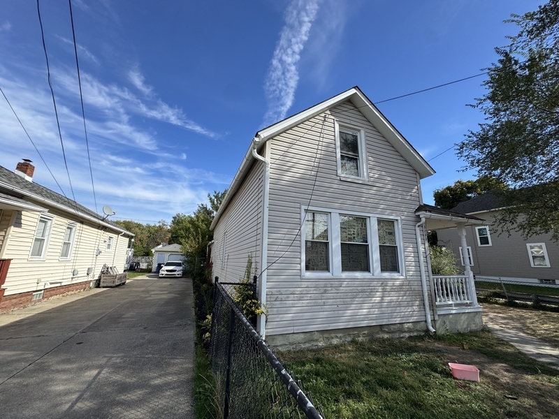 3233 W 50th St – photo 3