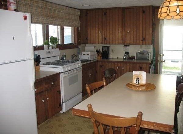 65 Foster Ave – photo 5