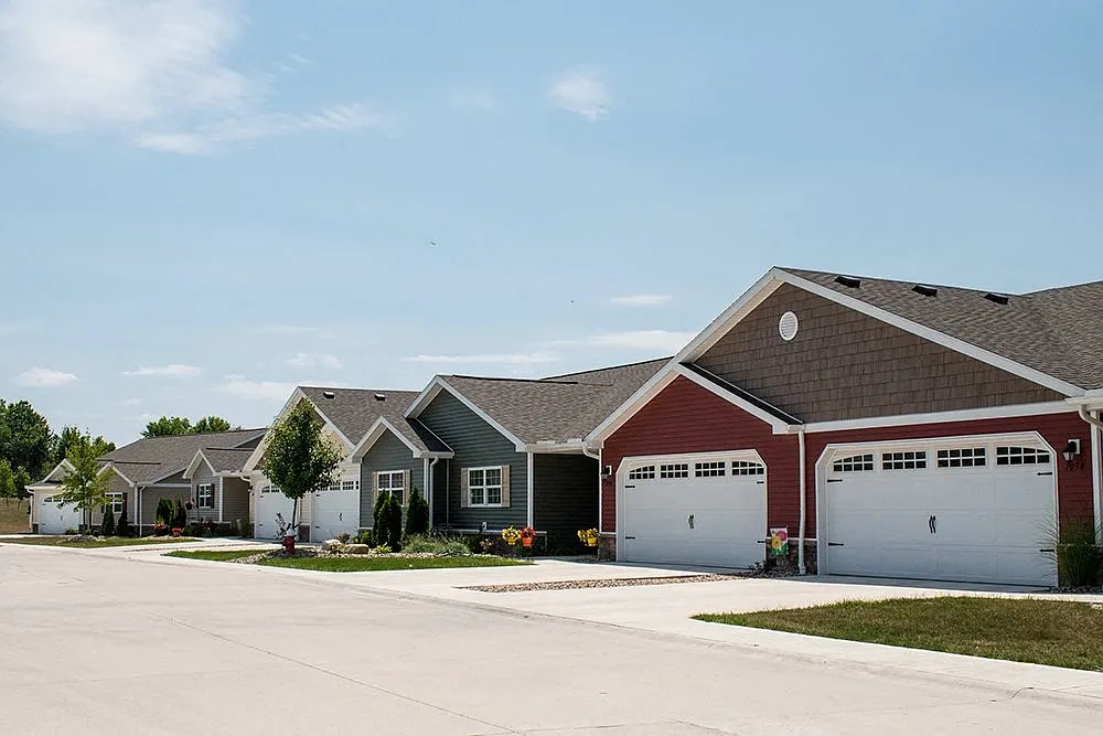 Redwood North Ridgeville Meadow Lakes Blvd – photo 4
