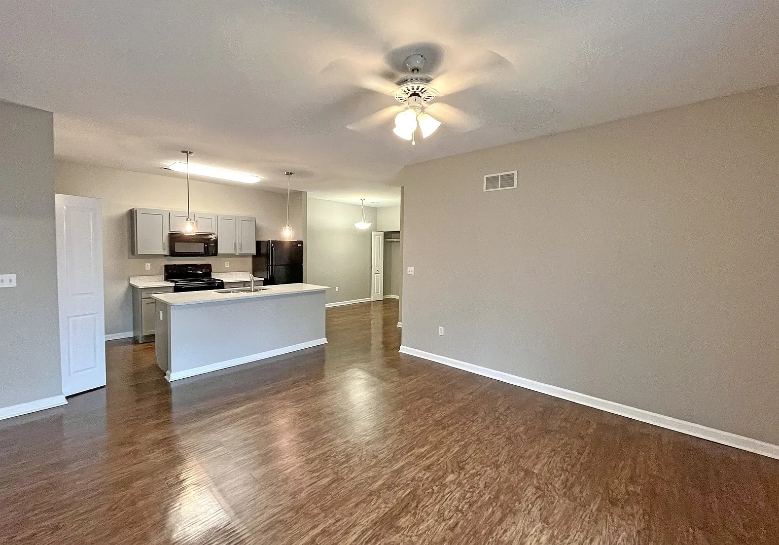 Villas At Crystal Lake – photo 2