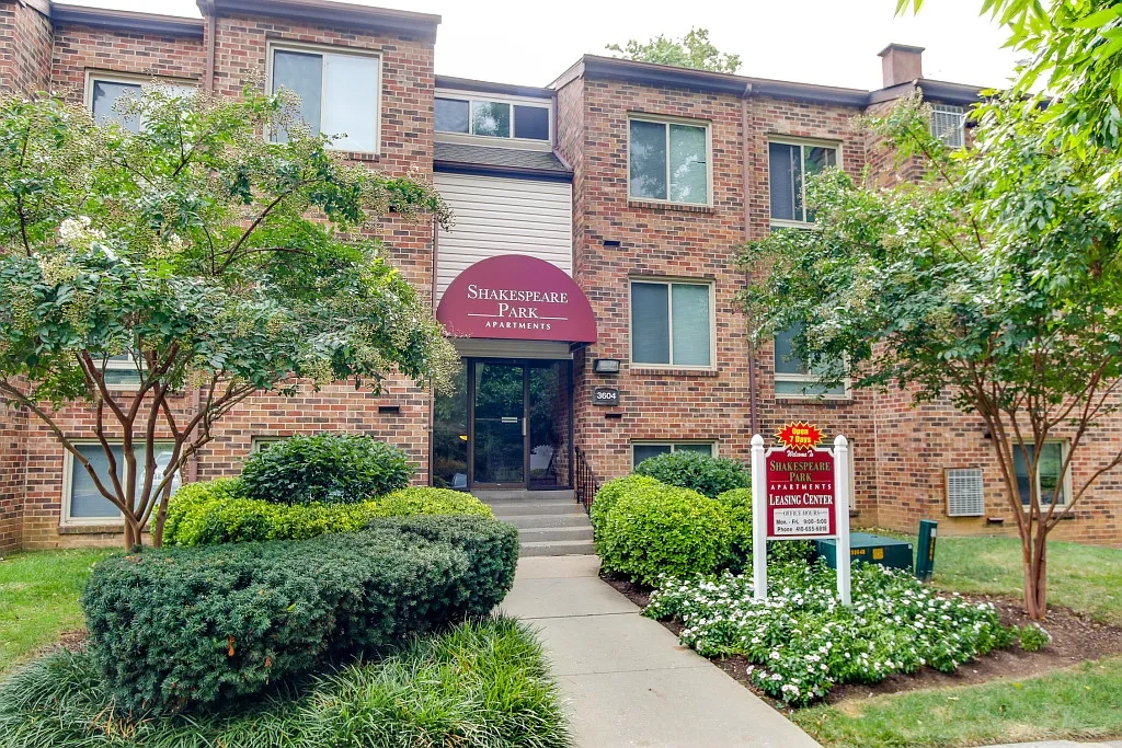 Shakespeare Park Apartments – photo 2