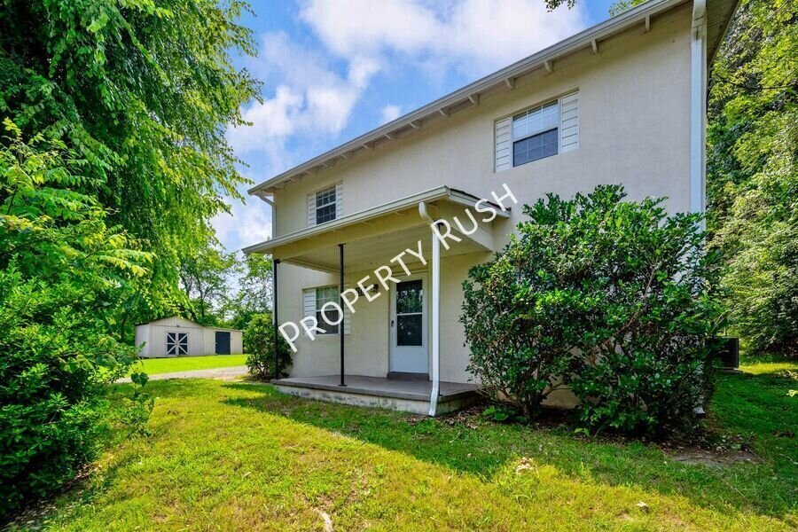 424 Hedgewood Dr – photo 2