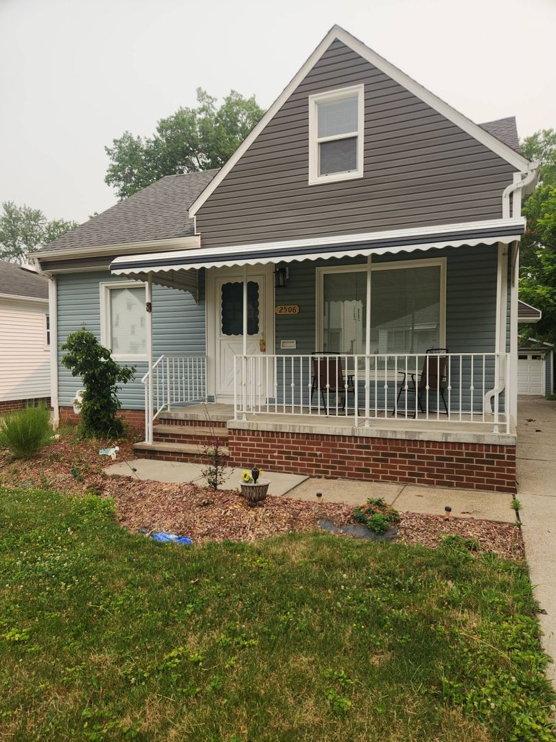 2506 Torrington Ave – photo 1