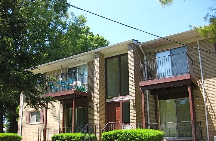 Hawk Lake Apartments – photo 3