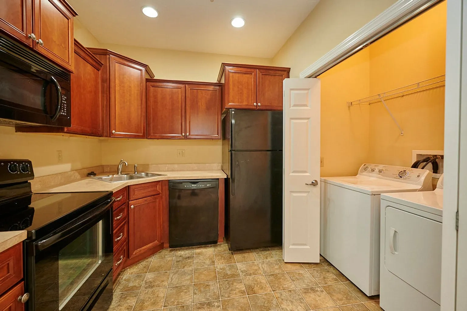 Waterford Village Apartments – photo 2