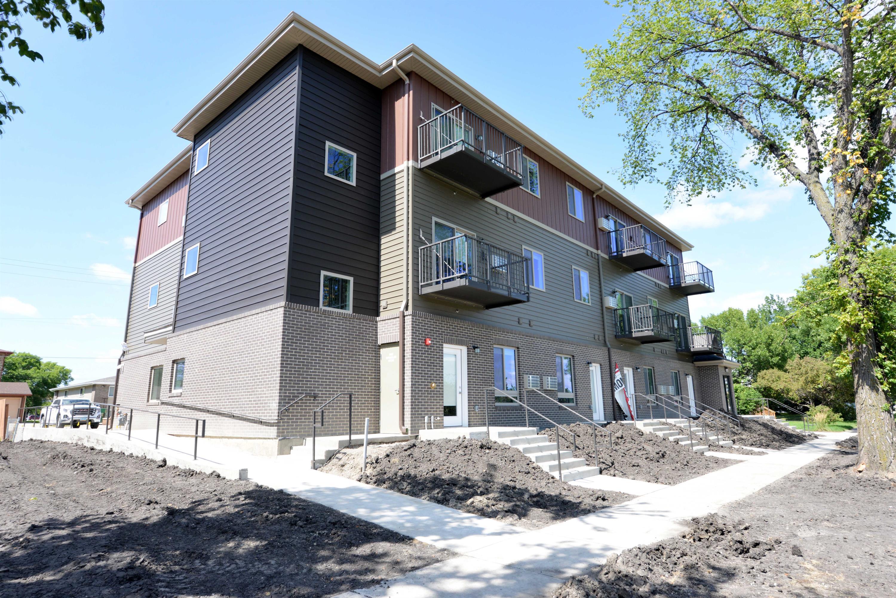 914 15th St N unit 102 – photo 2