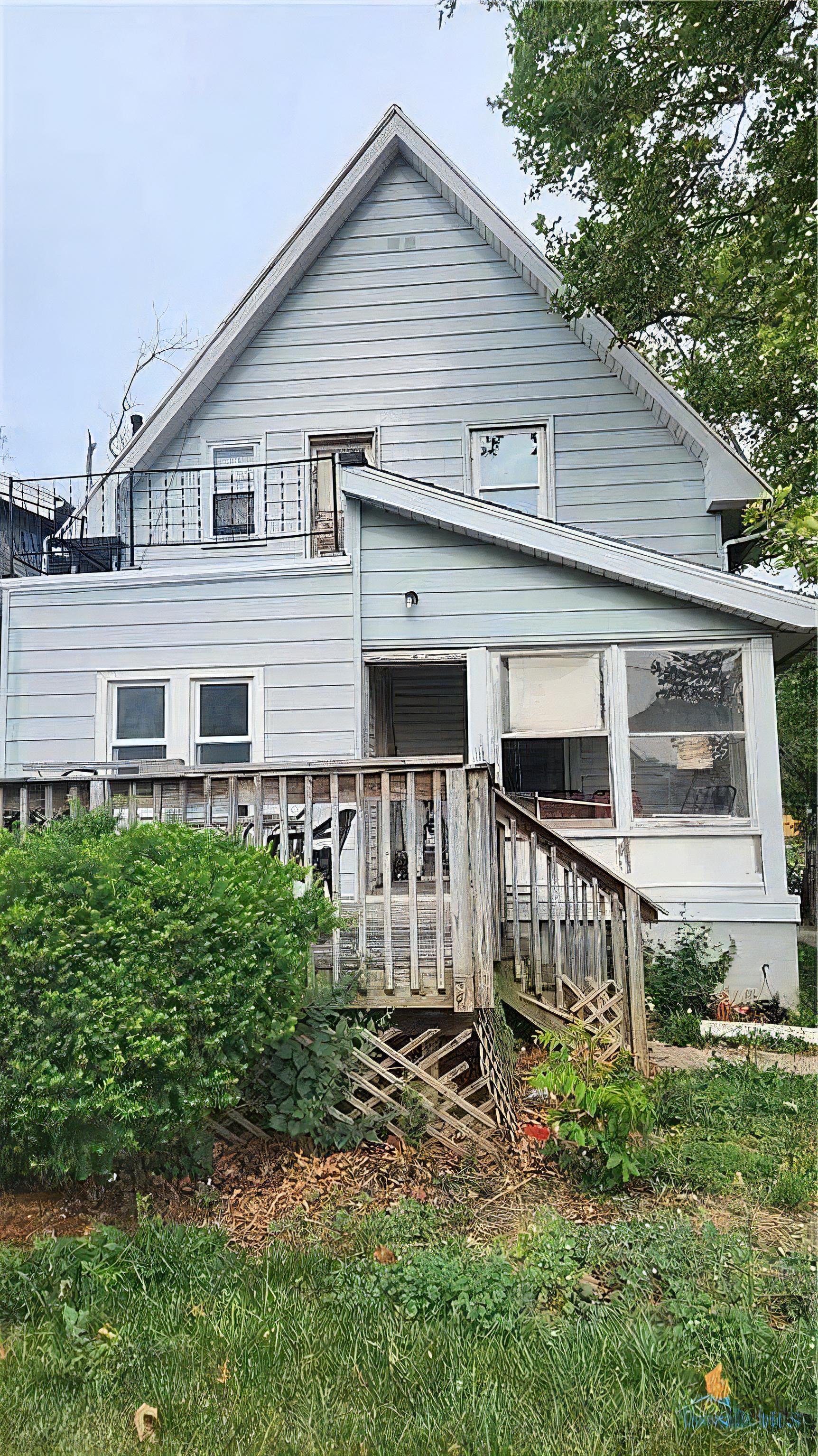 705 Clark St – photo 1