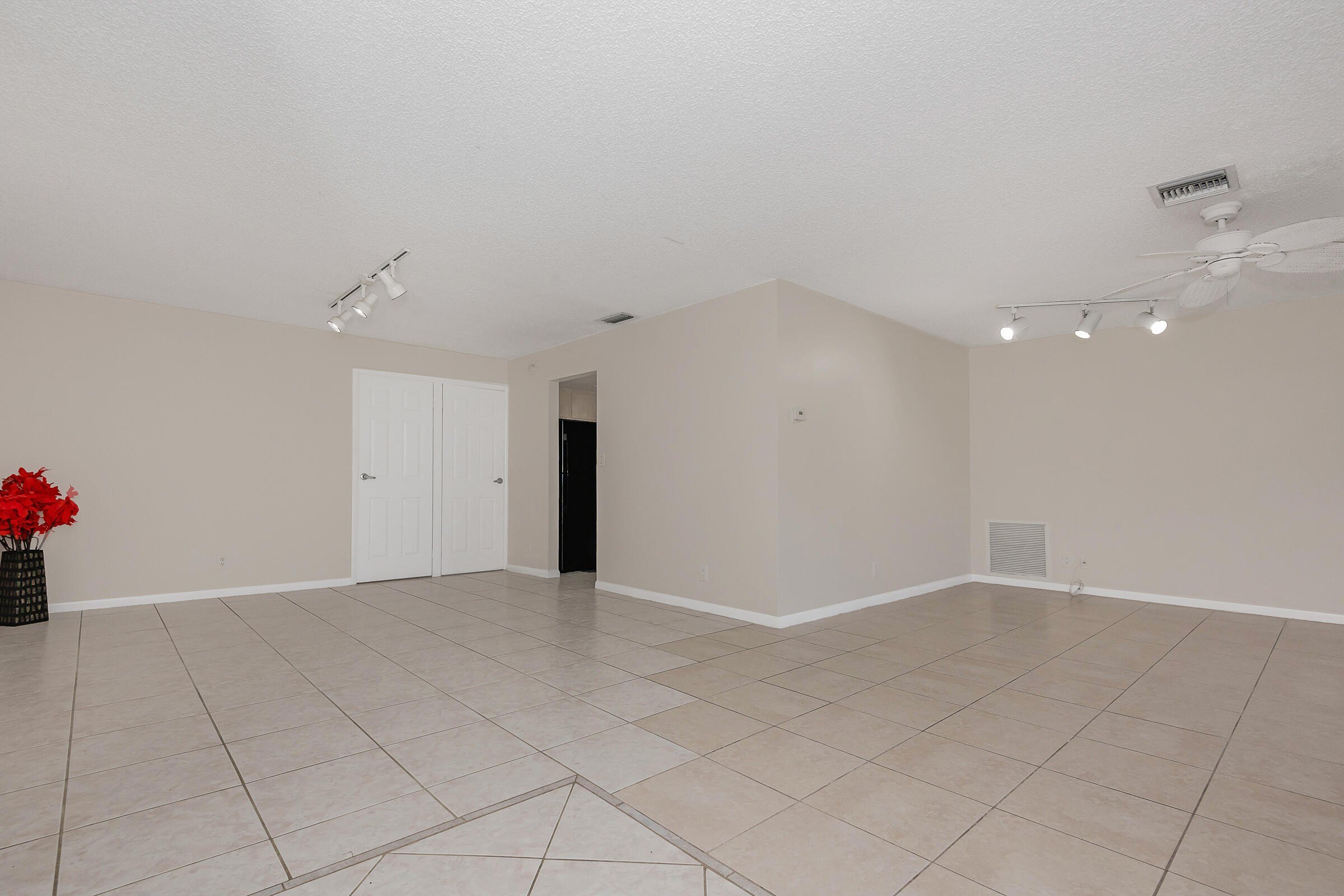 2831 NW 51st Terrace – photo 5