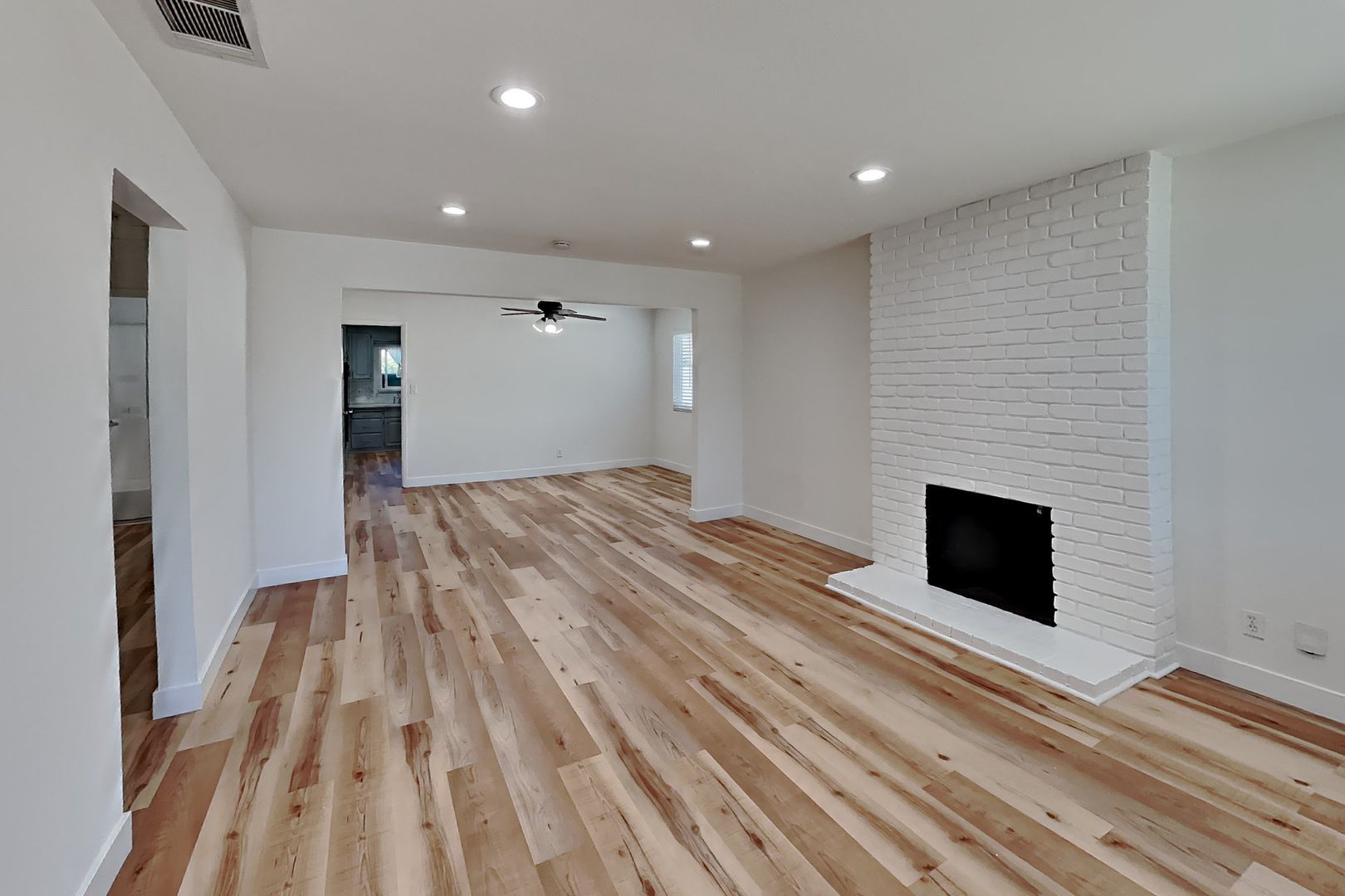 930 Dolores Ave unit #1 – photo 2