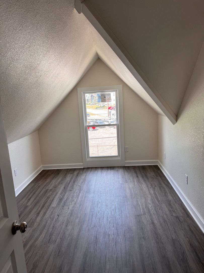 621 S Irvine Ave unit 621 S Irvine Unit F – photo 4