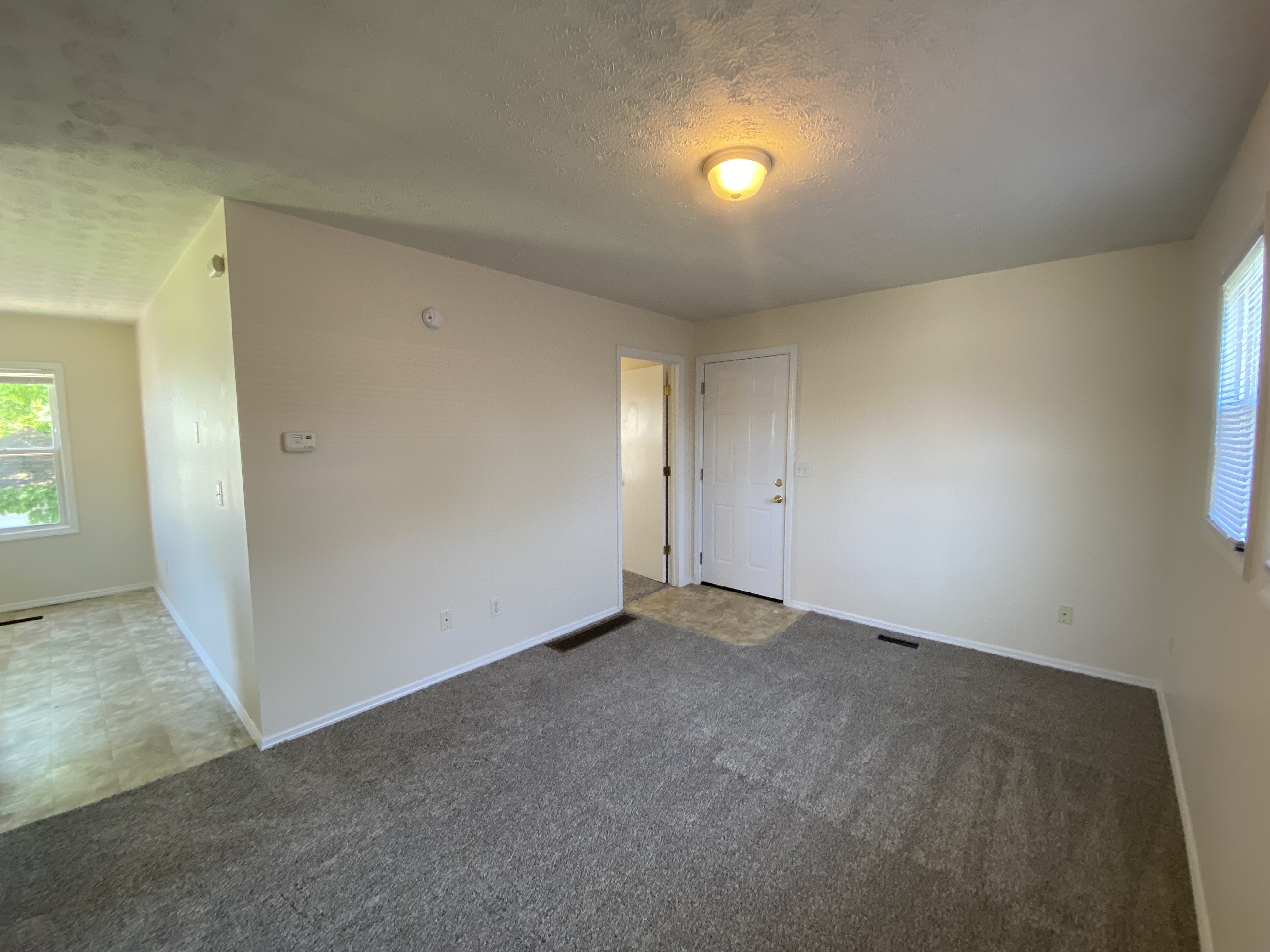 744 Lee St unit 744 REAR LEE ST – photo 2