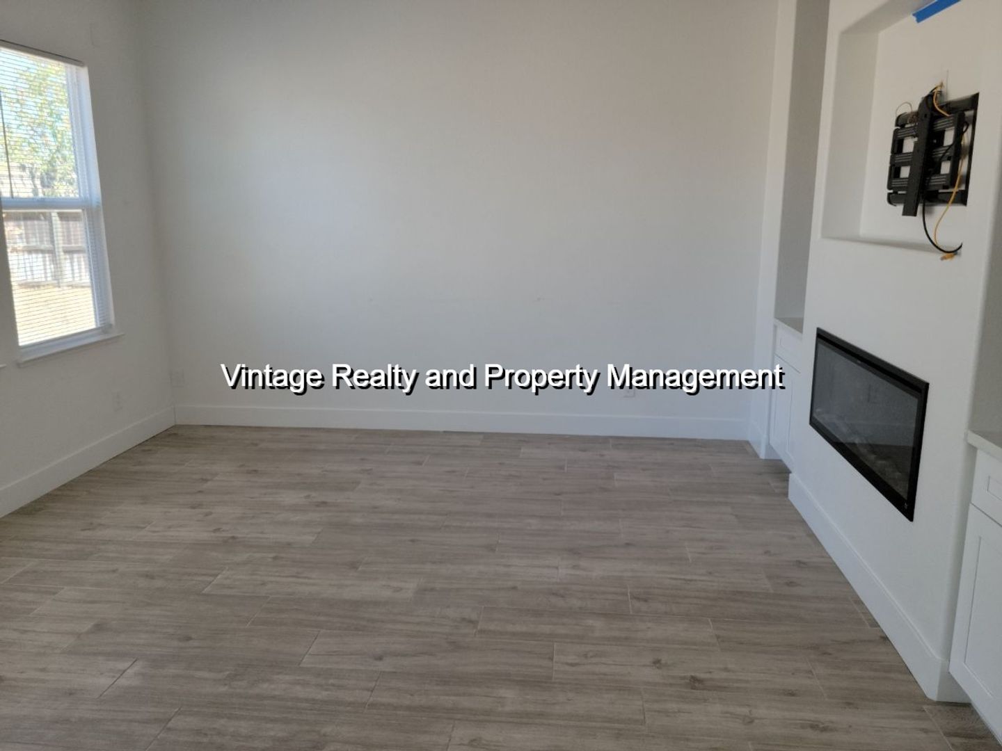 1052 Foxfire Dr – photo 5