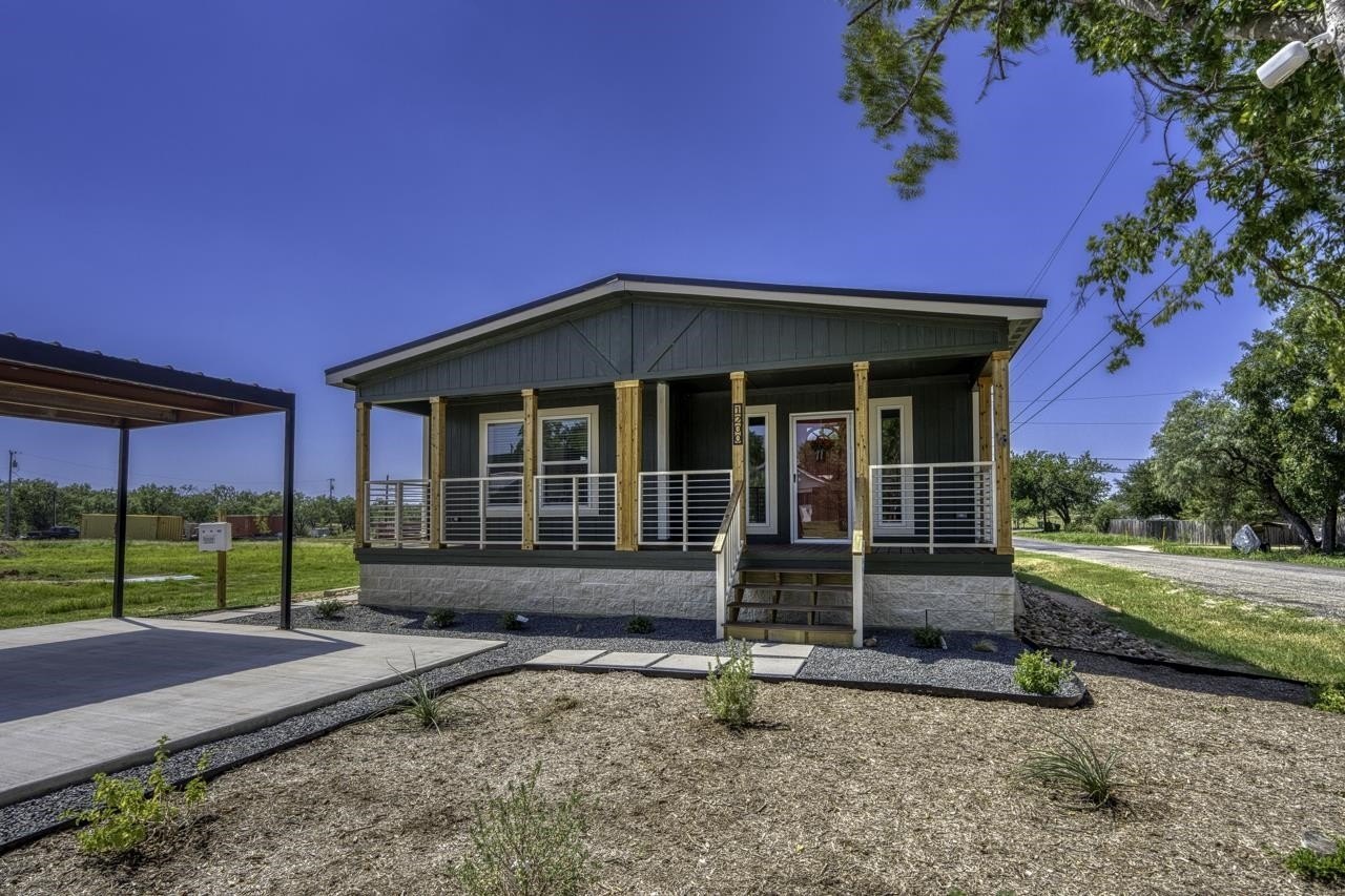 1200 E Green St – photo 3
