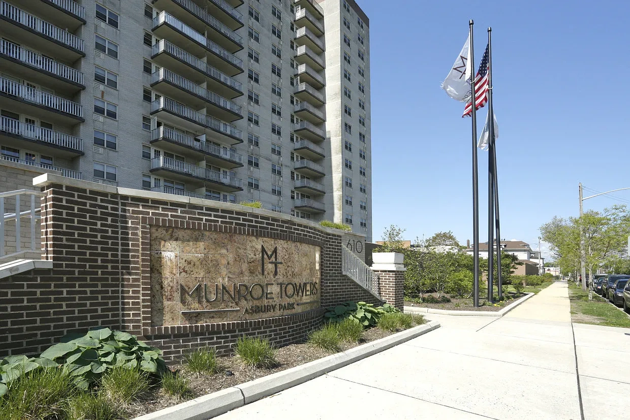 Munroe Towers – photo 3