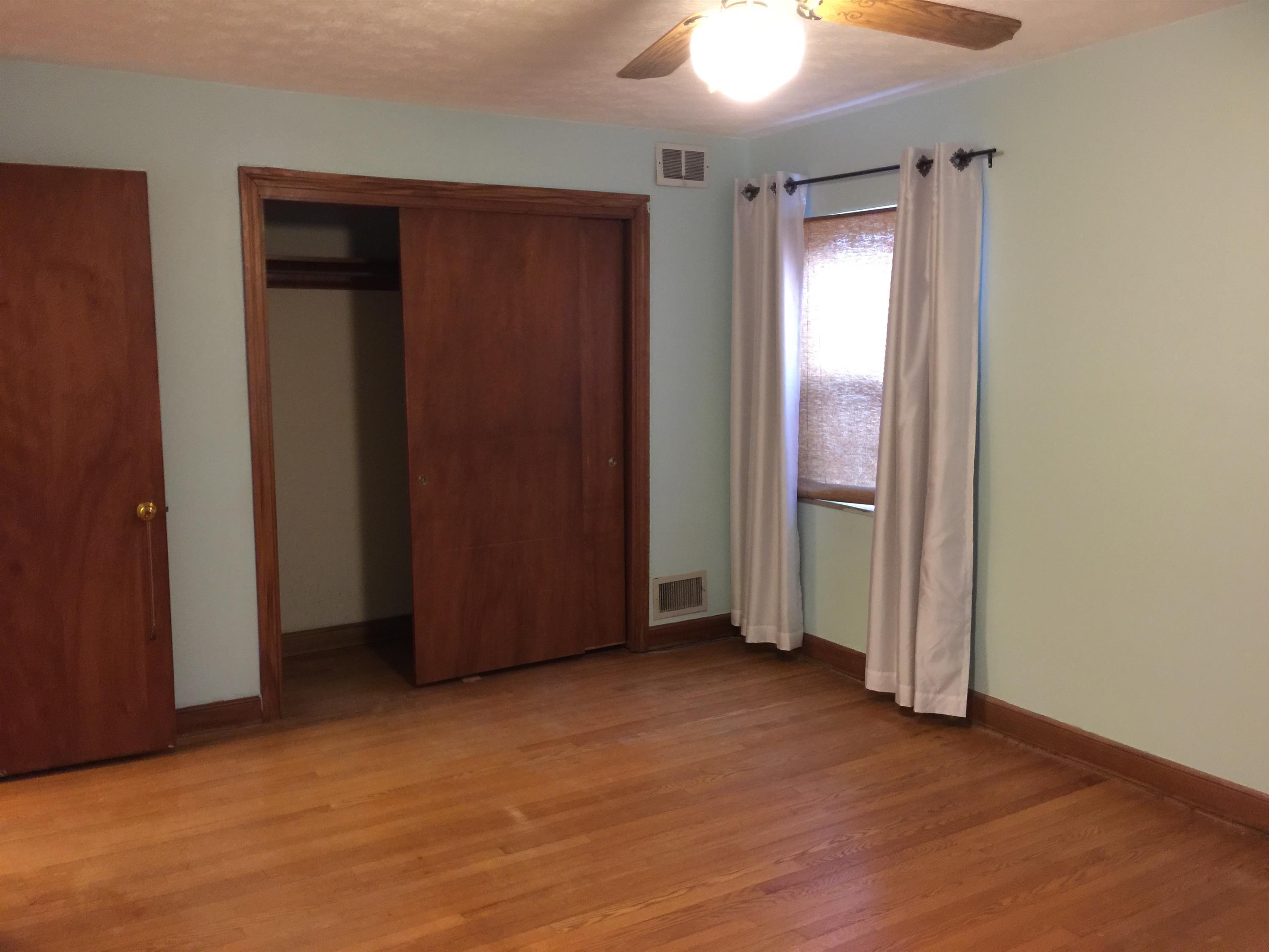 637 10th Ave – photo 4