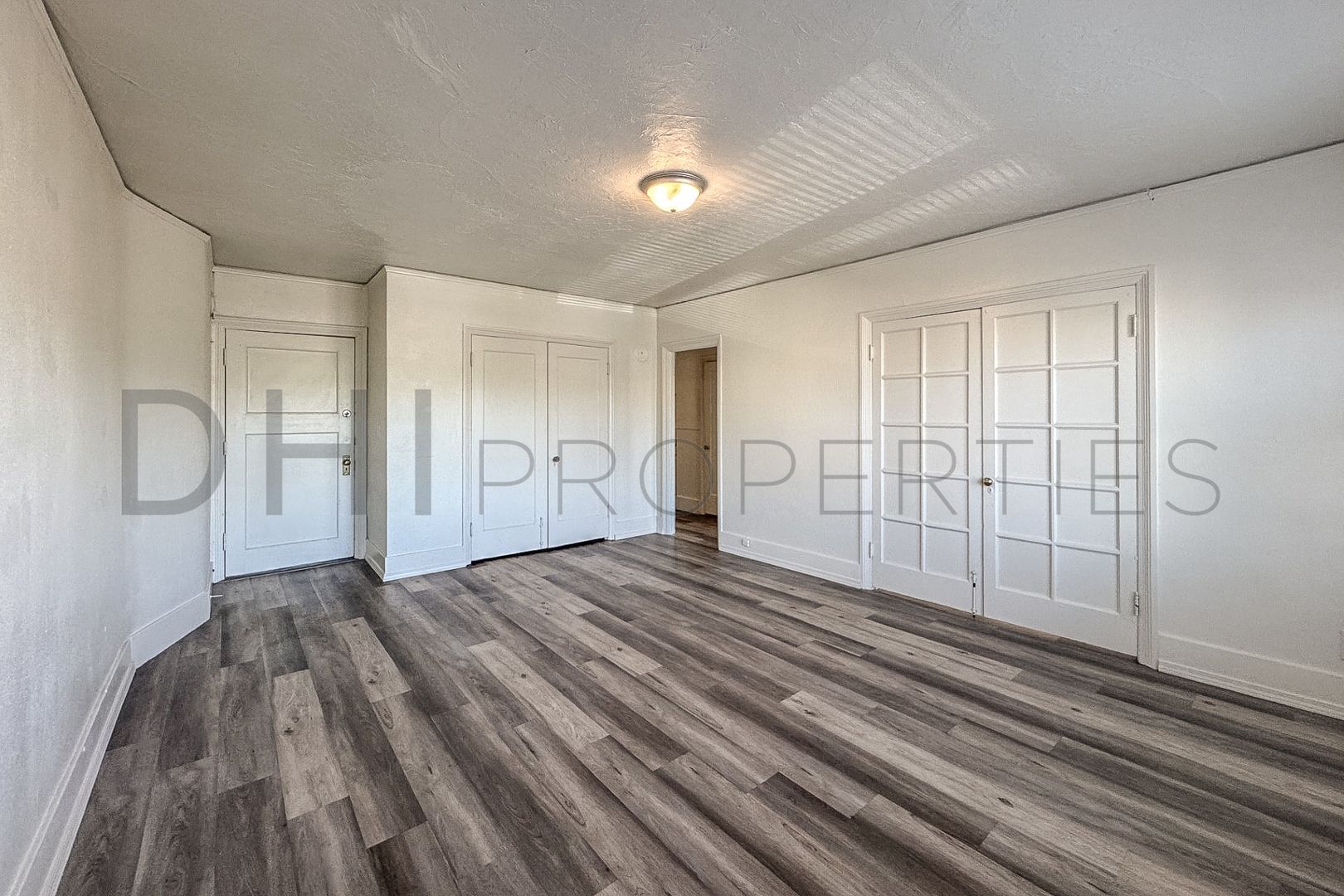 1217 Commerce Ave unit 1219 3 – photo 2