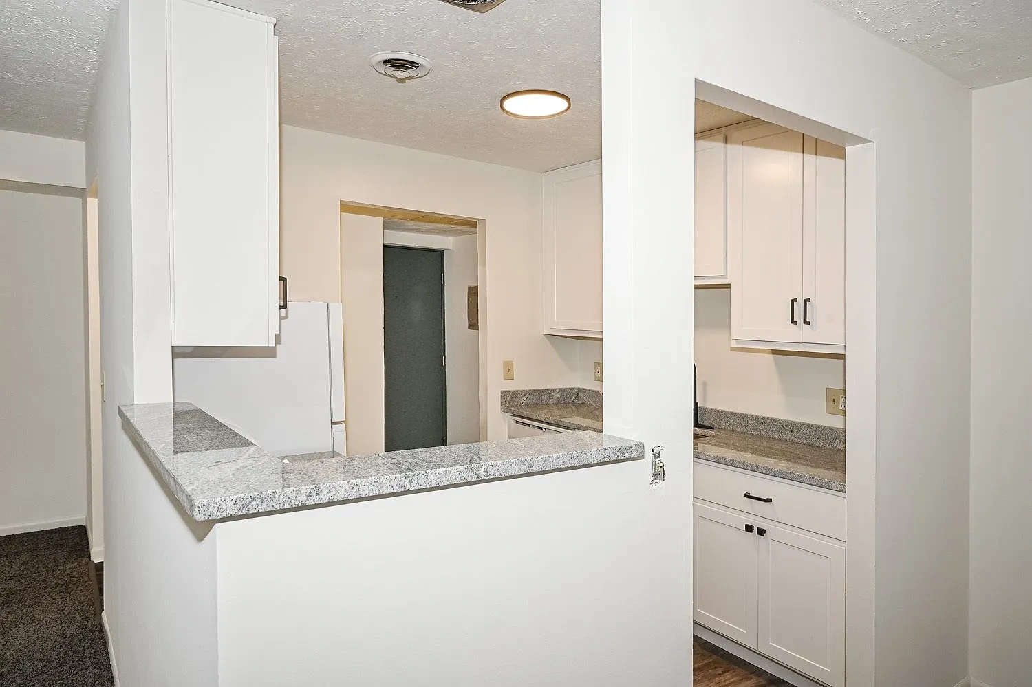 The Ridgeview Apartment – photo 2