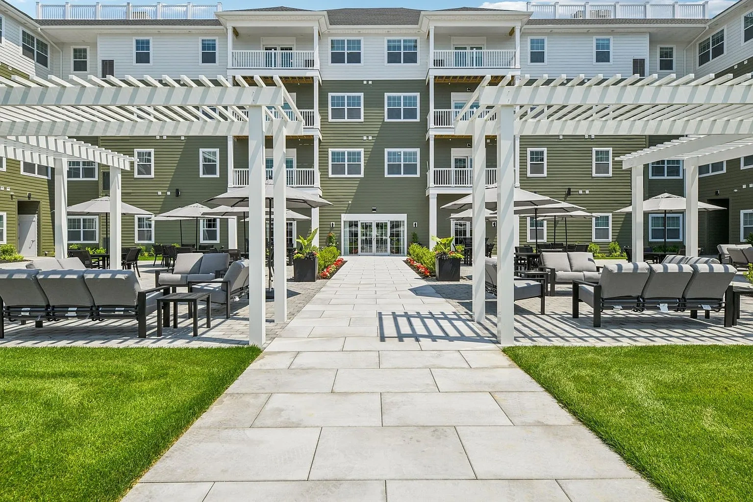 Bethpage, NY Senior Living Apartments for Rent – photo 2