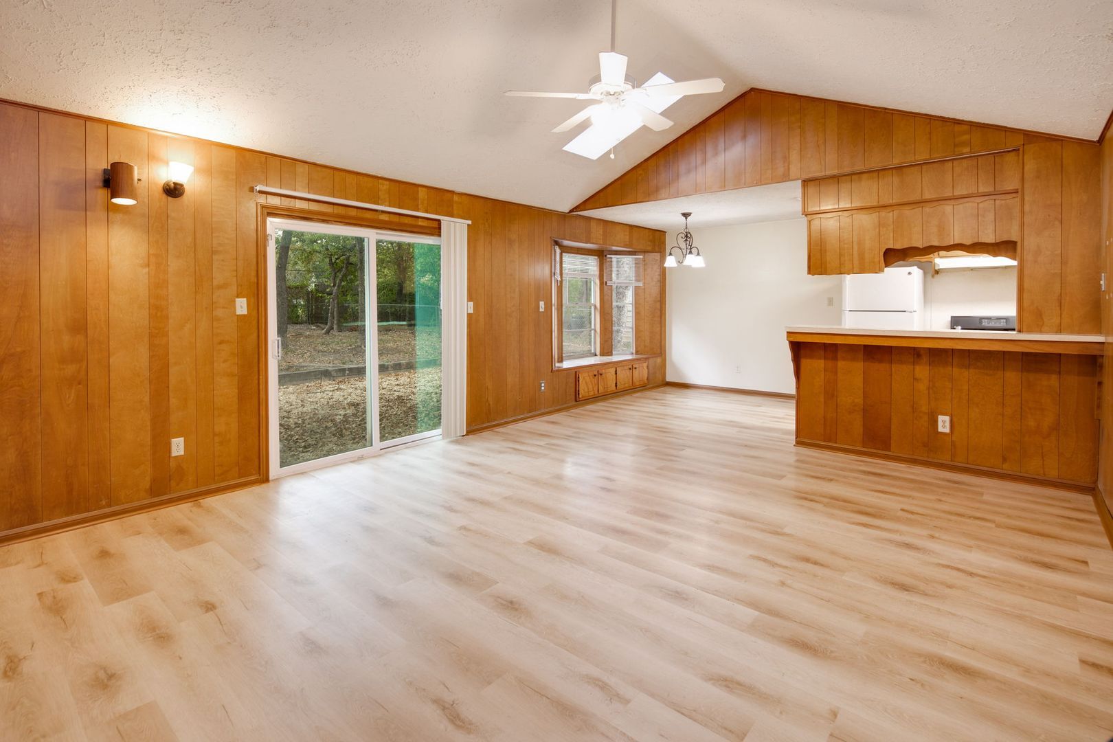 1201 Francis Dr – photo 4