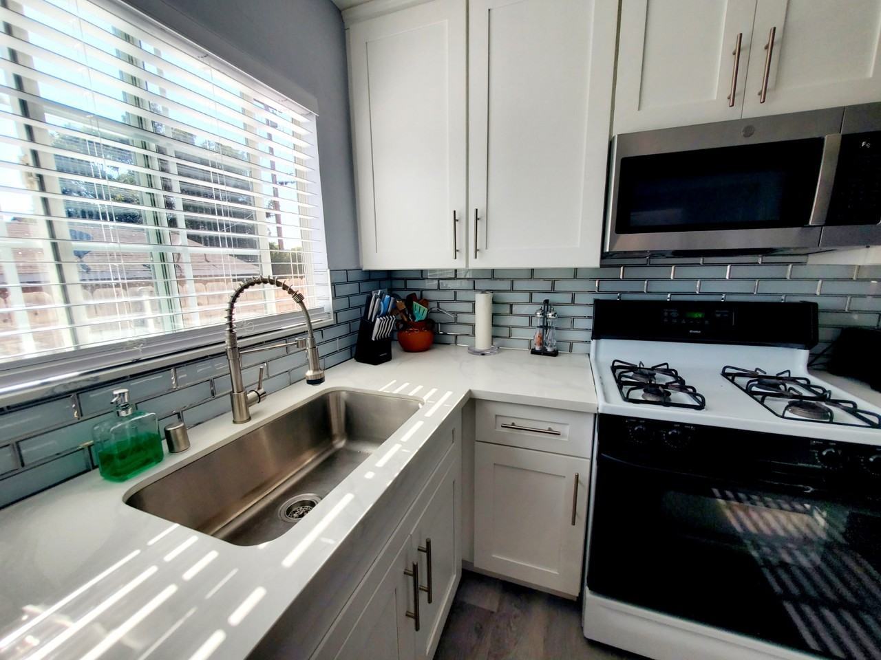 5521 Blueridge St unit 4 – photo 3